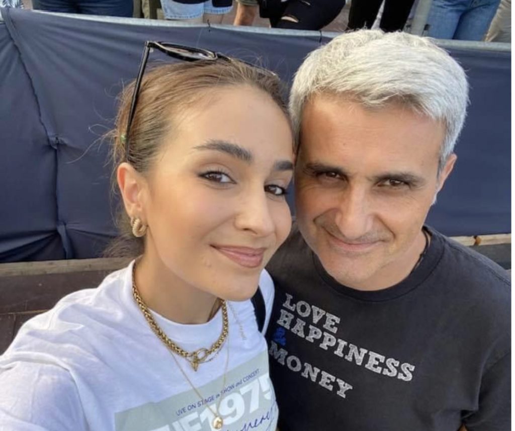 Titlul de cel puțin tatăl săptămânii se acordă lui Robert Turcescu/Deși e doar marți, după imaginile realizate de paparazzi Atac luni seară, s-a decis deja! 