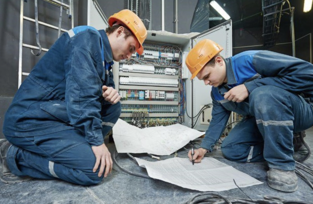 Școlile profesionale, prioritate națională! „Dacă nu luăm măsuri urgente, vom risca să ne privăm, pe noi înșine, de resurse esențiale și de profesioniști calificați!”