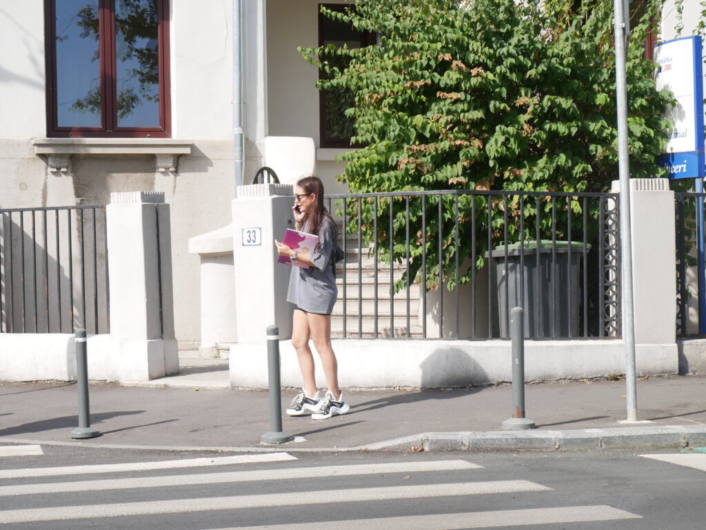 PAPARAZZI / Primele imagini cu graviduța Corina Caciuc / Cum arată iubita lui Laurențiu Reghecampf, însărcinată în două luni!