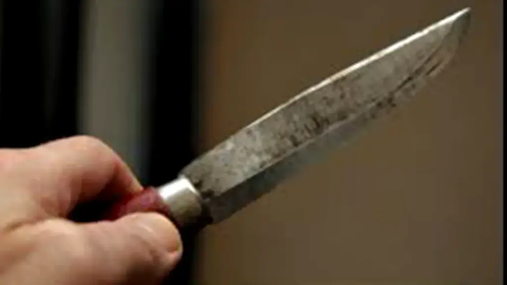 Femeie ucisă de un vecin, în fața soțului imobilizat într-un scaun rulant