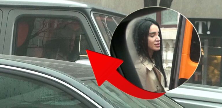 PAPARAZZI / Păzea, șofează Adelina Pestrițu! Telefonul la volan și parcarea buclucașă / VIDEO EXCLUSIV