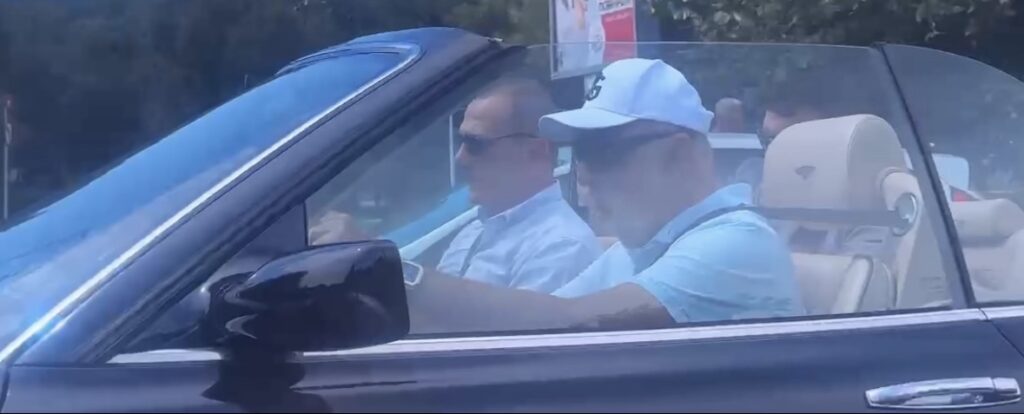 Video Exclusiv📸Ion Țiriac, surprins de paparazzi la volanul unui Bentley Cabrio, pe Șoseaua Nordului!