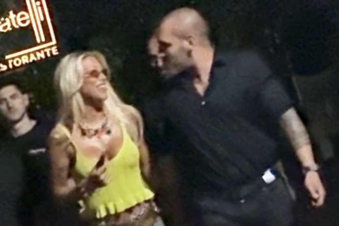 Barbu Andrei & Ema Uta – Îndrăgostiți până peste cap! După Maldive, o seară ca-n filme în Herăstrău (foto paparazzi)