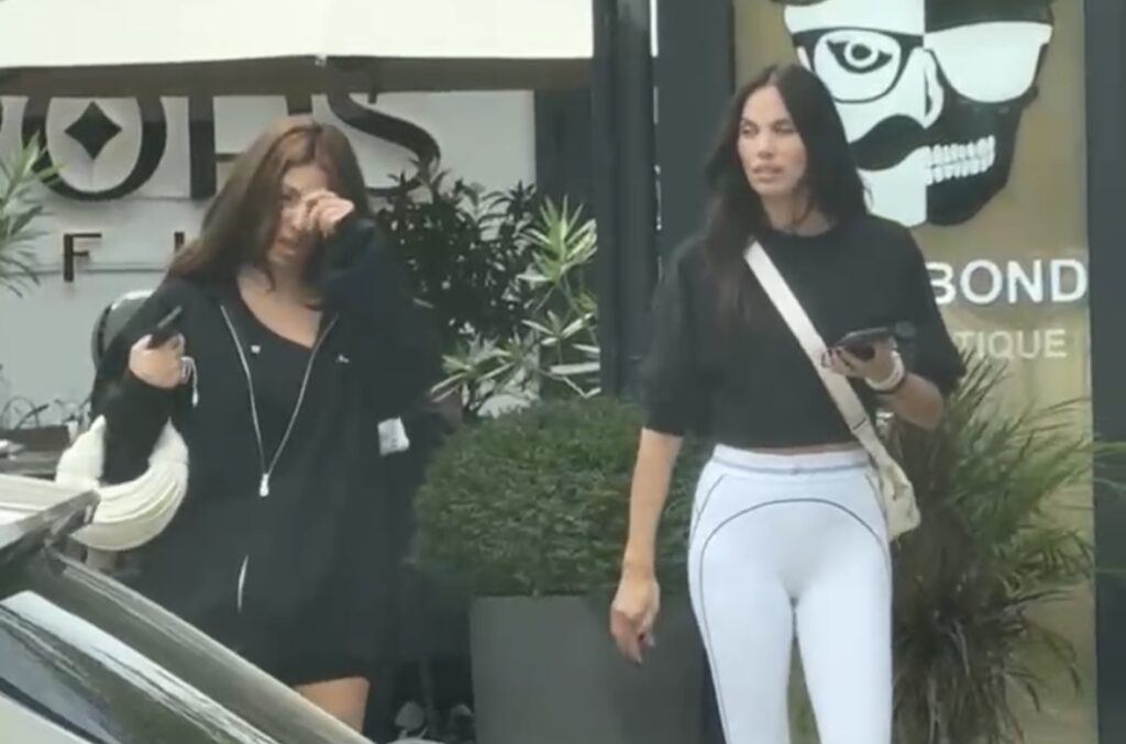 Video Paparazzi || Alina Pușcău a revenit în forță după Asia Express! Cum si cu cine s-a relaxat la un restaurant din Nordul Capitalei