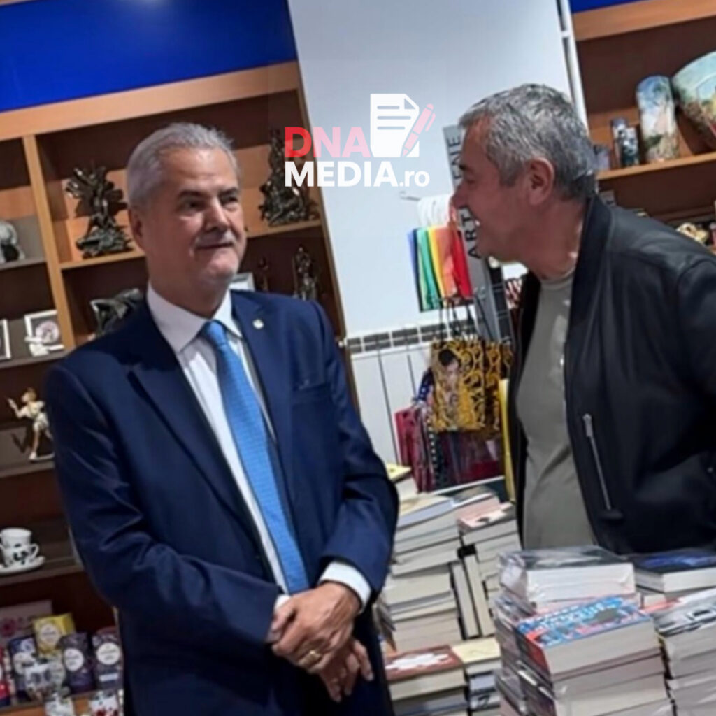 Exclusiv || Eugen Bejinariu, șeful Comisiei SRI, întâlnire surprinzătoare cu Adrian Năstase într-o librărie din nordul Capitalei! O imagine cat 1000 de cuvinte .Video paparazzi