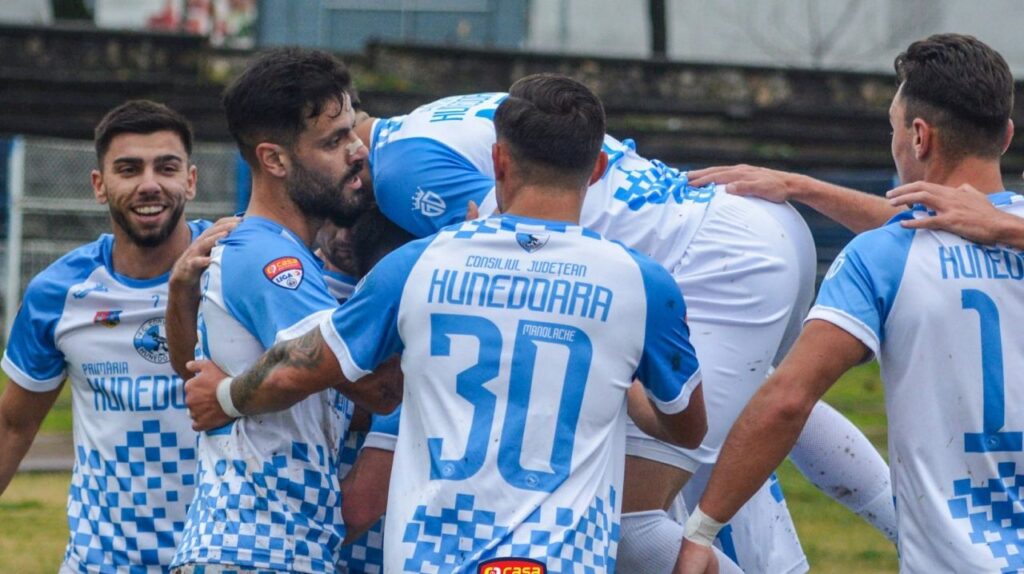 Corvinul Hunedoara continuă turul perfect în Liga 2: 3-2 cu CS Afumaţi și invincibilitate menţinută