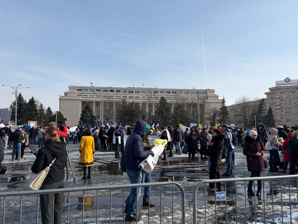 Protest al sindicatelor din învăţământ în faţa sediului Guvernului | EXCLUSIV VIDEO și FOTO