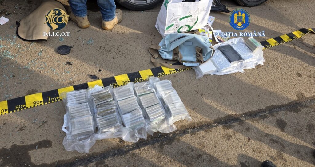 VIDEO | Traficanți capturați | Unul dintre ei a intrat cu mașina în polițiști