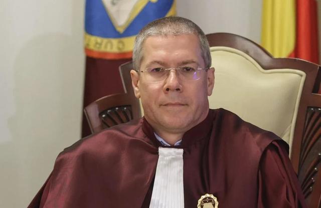 Cererea de anulare a decretului de numire a lui Dacian Dragoş la CCR, pe masa magistraților Curții de Apel