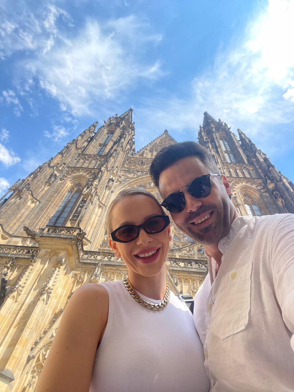 Ea i-a făcut cadou de 18.000 de euro, dar el nici nu prea îl poartă! Îl ține în sertar! Ce nu știai despre căsnicia Sandrei Izbașa