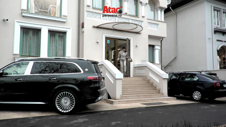 PAPARAZZI / Și-a scos implanturile, dar are alte secrete să arate TOP. Noi i le-am aflat! Imagini rare cu Adelina Pestrițu 