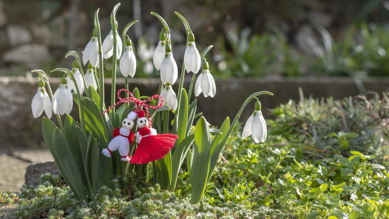 Mărțișor, 1 Martie, începutul primăverii. Românii își aleg o ”babă”