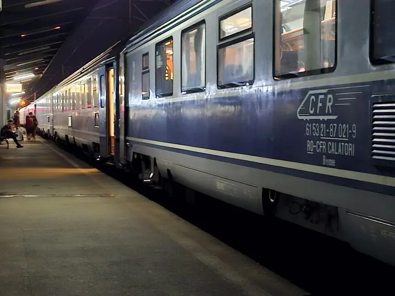 CFR călători anunță că se schimbă mersul trenurilor în noaptea trecerii la ora de vară