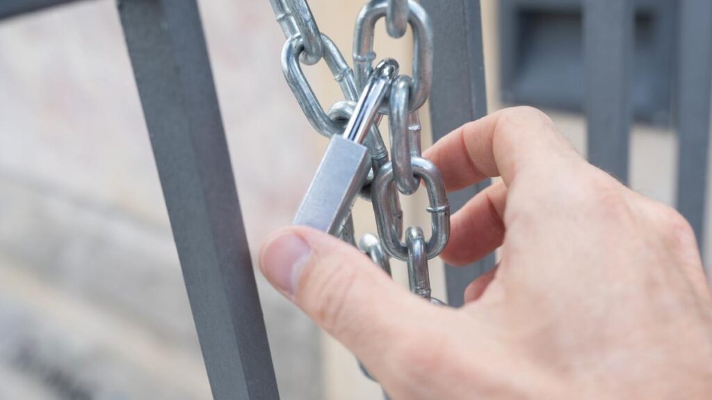 ONRC: Peste 1.000 de firme și PFA-uri au pus lacătul pe ușă în primele două luni din 2026. Bucureștiul și Ilfovul în ”top”