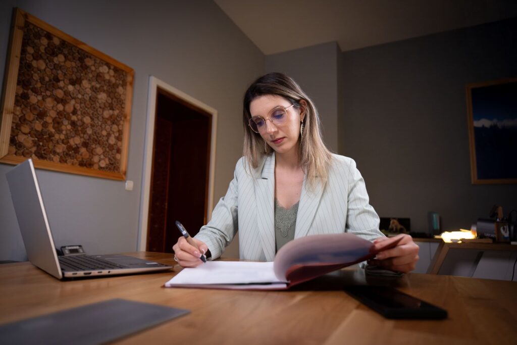 Moțiune simplă împotriva ministrului Mediului | Diana Buzoianu, acuzată de Ninel Peia