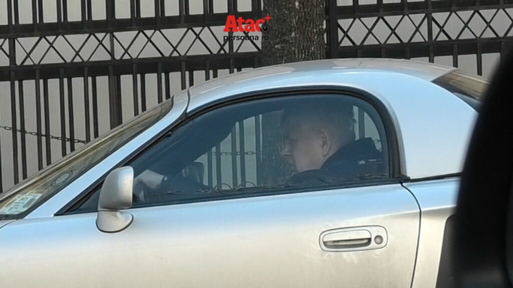 PAPARAZZI / Cum și cu cine l-am prins pe Dan Tudorache, în plin scandal! Acuzat că a plătit 50.000 euro pentru a-și asasina fosta soție. VIDEO EXCLUSIV