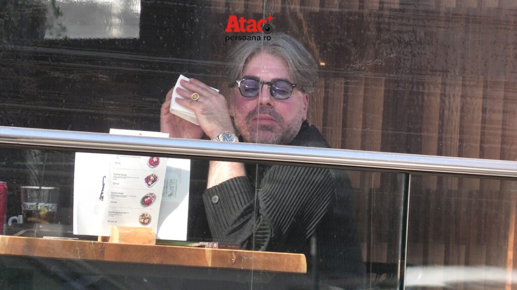 PAPARAZZI / Acum înțelegem de ce Maurice Munteanu preferă singurătatea! A stat liniștit la masă, dar cineva l-a scos din pepeni. VIDEO EXCLUSIV