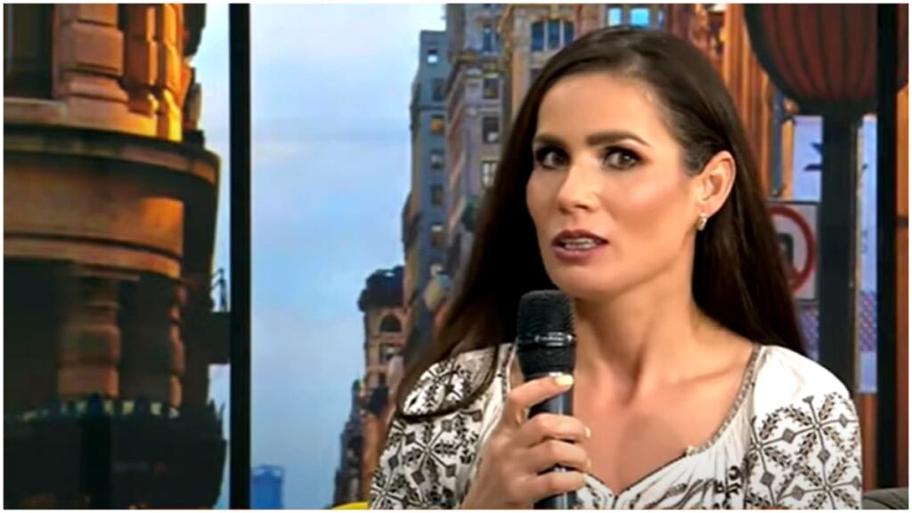 Cântăreață de muzică populară, găsită leșinată pe stradă! Ar fi suferit un AVC