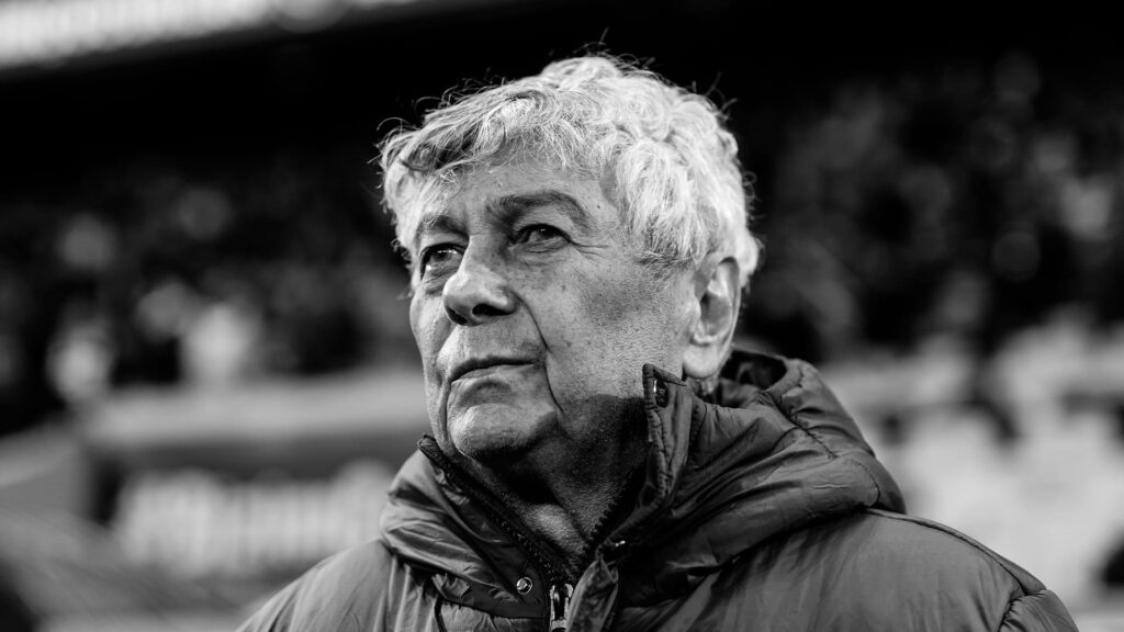 Înmormântarea lui Mircea Lucescu. Momentul înhumării de la Cimitirul Bellu, precedat de onoruri militare