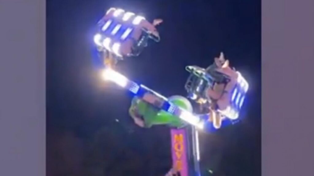 Dosar penal, după ce copiii au rămas blocați în carusel | Au stat 40 de minute cu capul în jos