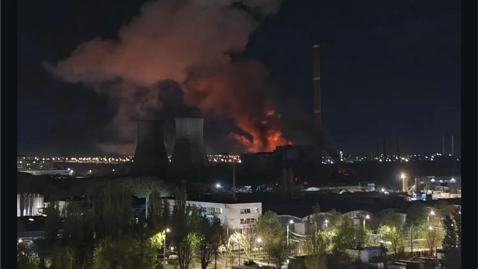 Explozie în Capitală urmată de incendiu la CET Vest. Puternice fluctuații de electricitate