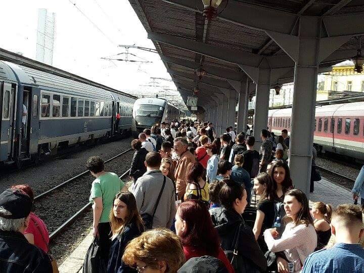 Trenuri suplimentare pentru minivacanța de 1 Mai | Lista completă | De ce nu opresc în stația Costinești Tabără!